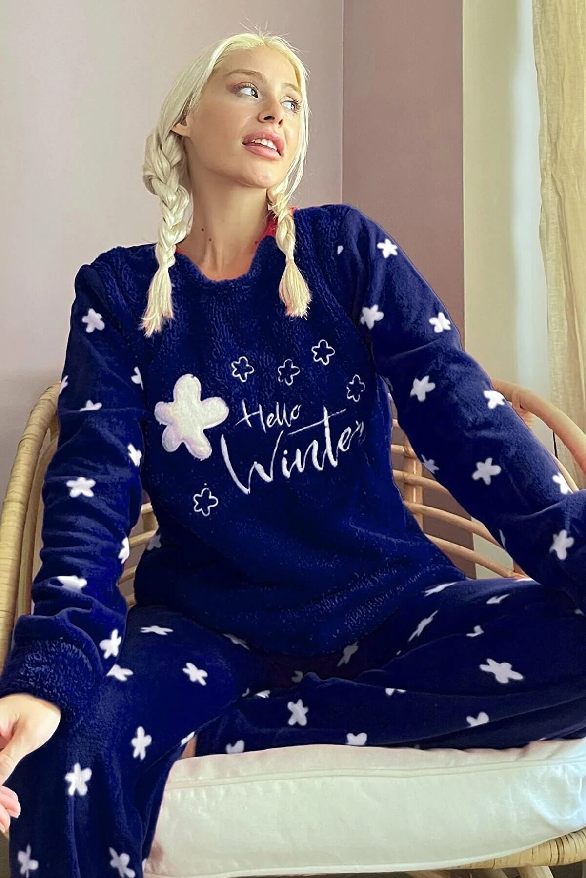 Pijamaevi Women's Navy Blue Hello Winter Patterned Plush Pajama