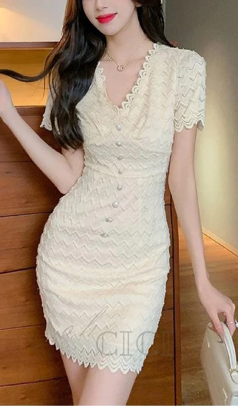 V-NECK WAVY EDGE SHORT-SLEEVED DRESS IN BEIGE